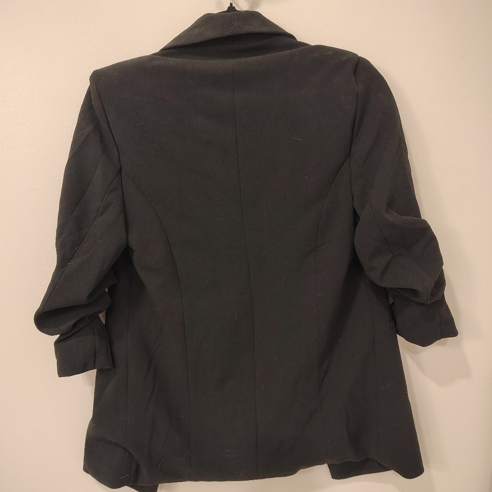 Charlotte Russe Contempo Scrunched 3/4 Sleeve Blazer - Picture 2 of 4